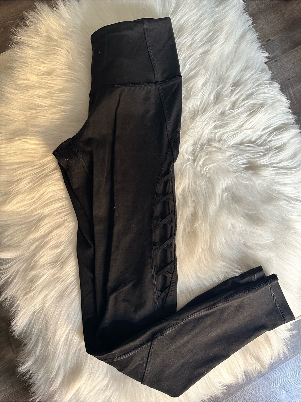 Victoria’s Sport Knockout Black High-Waist Crisscross Leggings